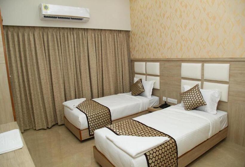 Camera Economy, Century Courtyard