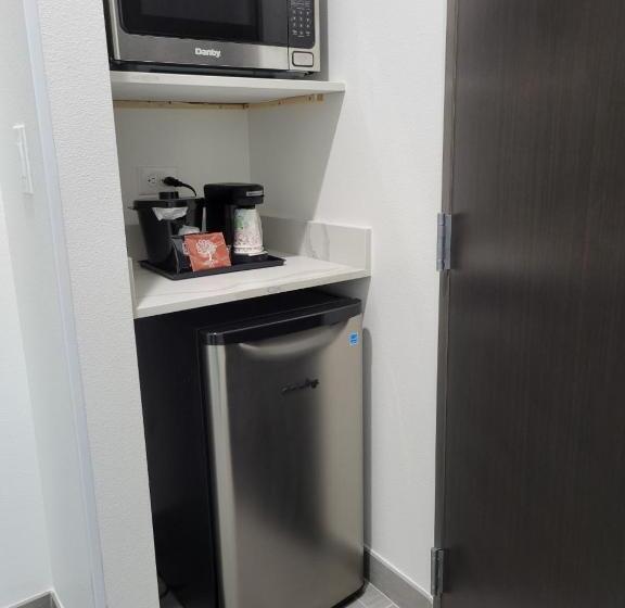 Номер Стандарт, La Quinta Inn & Suites By Wyndham Terrell