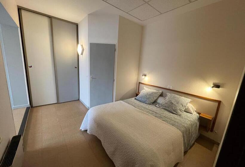 דירת חדר נוף לגינה, Résidence Aramis