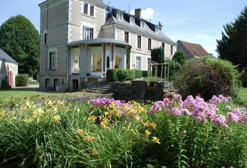 غرفة قياسية, Le Moulin De Francueil