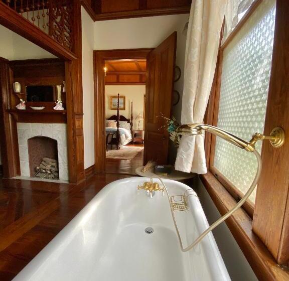 غرفة ديلوكس سرير كينج, Hogan House Bed And Breakfast At Rose Hill