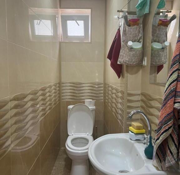 اتاق استاندارد با سرویس بهداشتی مشترک, Tskaltubo Terrace