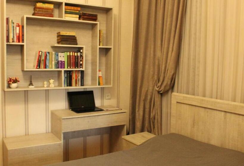 اتاق استاندارد با سرویس بهداشتی مشترک, Tskaltubo Terrace