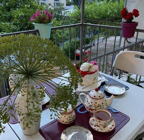 اتاق استاندارد با سرویس بهداشتی مشترک, Tskaltubo Terrace