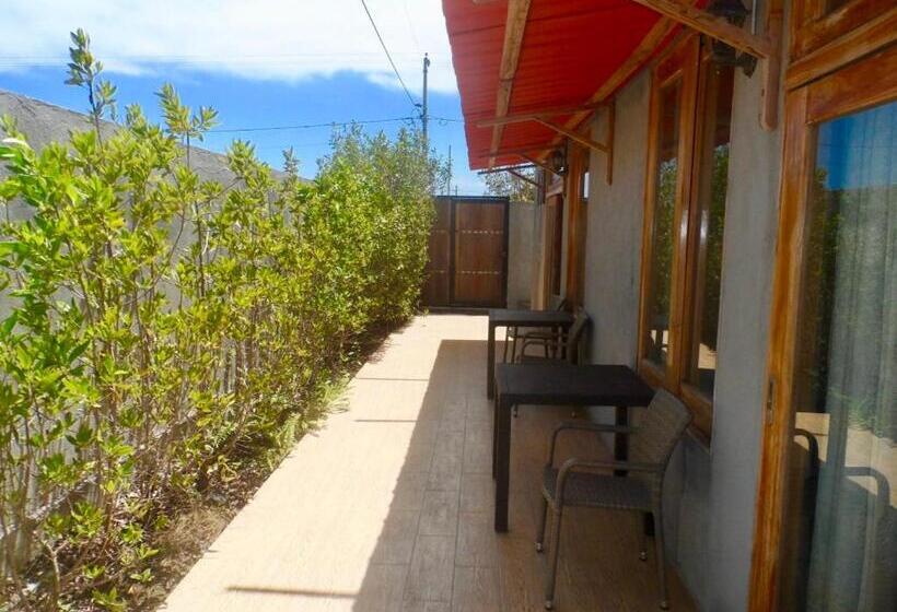 غرفة قياسية ثلاثية, Black Pearl