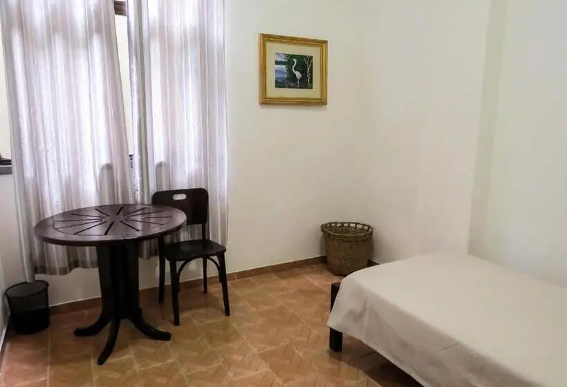 اتاق اکونومی یک تخته, Casa Dos Frades