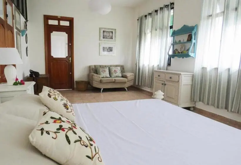 سوییت, Casa Dos Frades