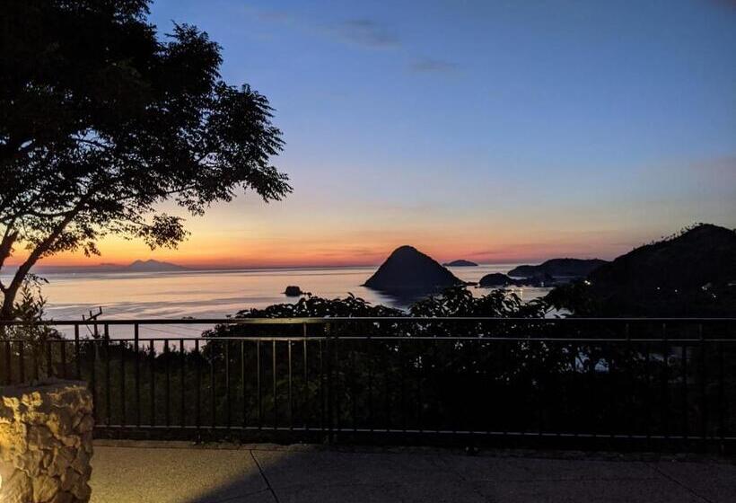 Люкс 2 Спальни, Elang Hillside Bamboo Villas