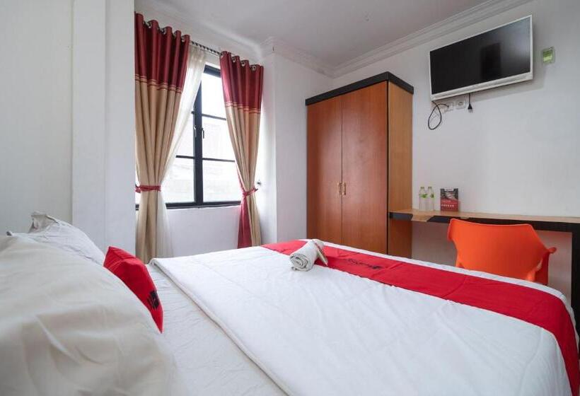 Номер Стандарт, Reddoorz Near Rsia Andini Pekanbaru