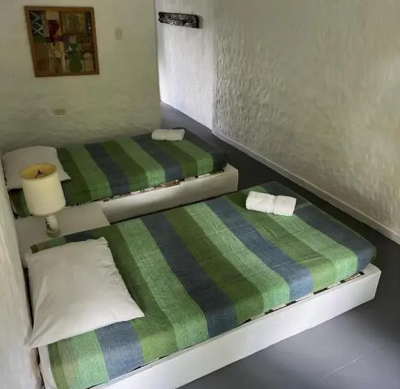 スタンダード4人部屋, Finca Jaragual