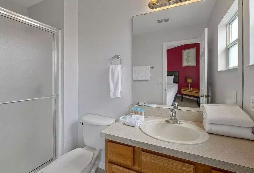 Talo 3 Makuuhuonetta, Encantada Resort Vacation Townhomes By Idiliq