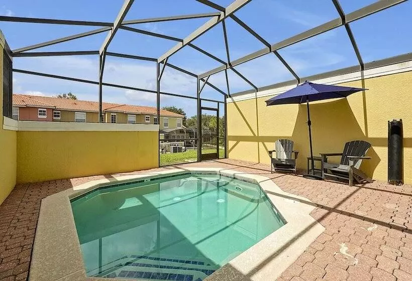 Talo 3 Makuuhuonetta, Encantada Resort Vacation Townhomes By Idiliq