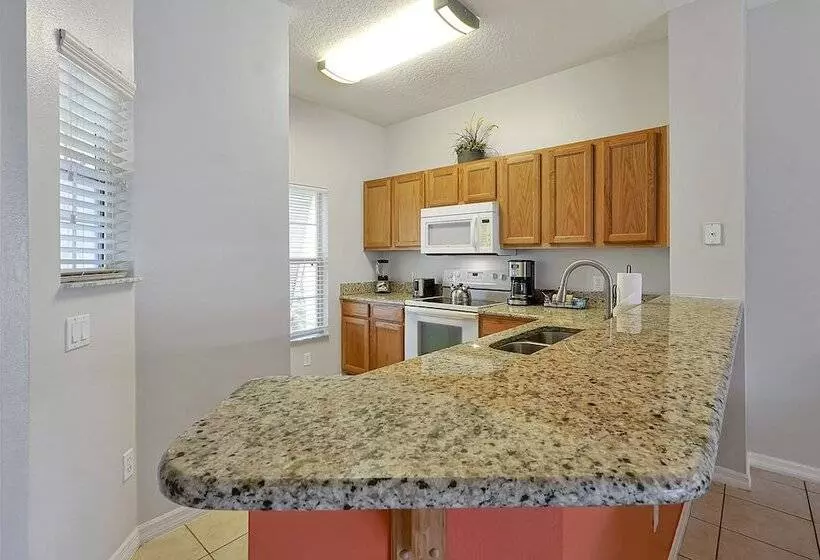 Talo 3 Makuuhuonetta, Encantada Resort Vacation Townhomes By Idiliq
