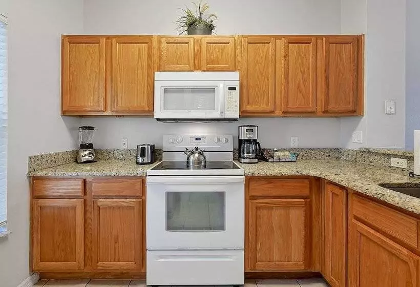 Talo 3 Makuuhuonetta, Encantada Resort Vacation Townhomes By Idiliq