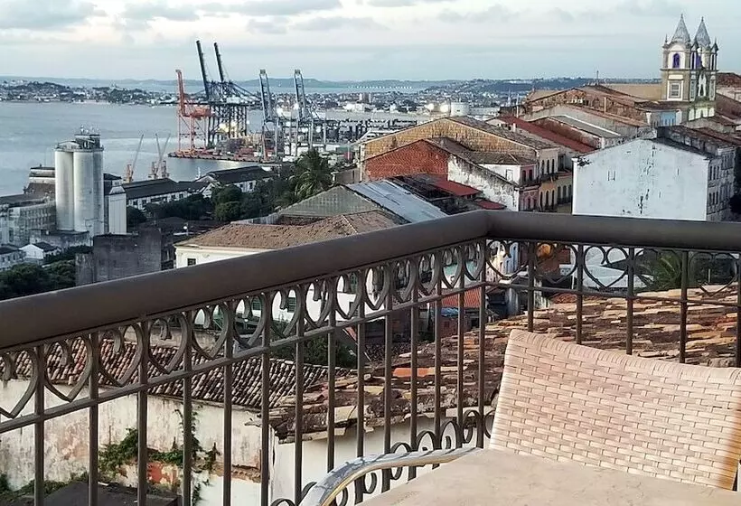 اتاق لوکس با چشم‌انداز دریا, Casa Do Amarelindo