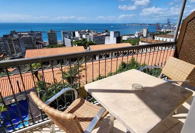 اتاق لوکس با چشم‌انداز, Casa Do Amarelindo