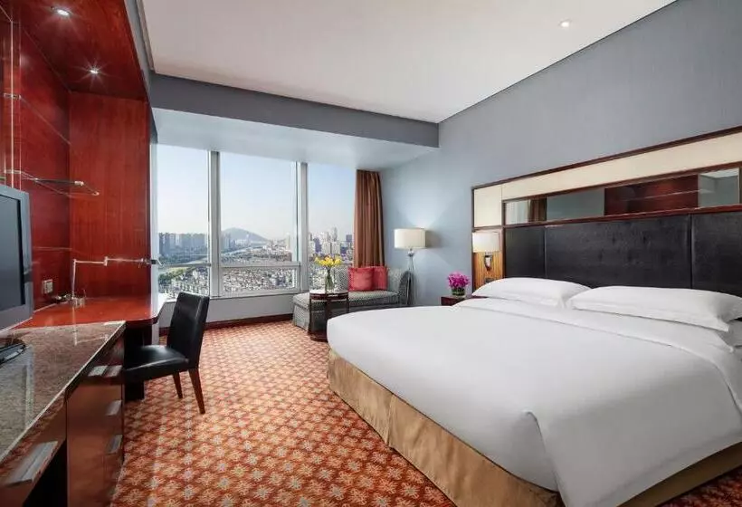キングサイズベッドのスタンダードルーム, Crowne Plaza Wuxi City Center