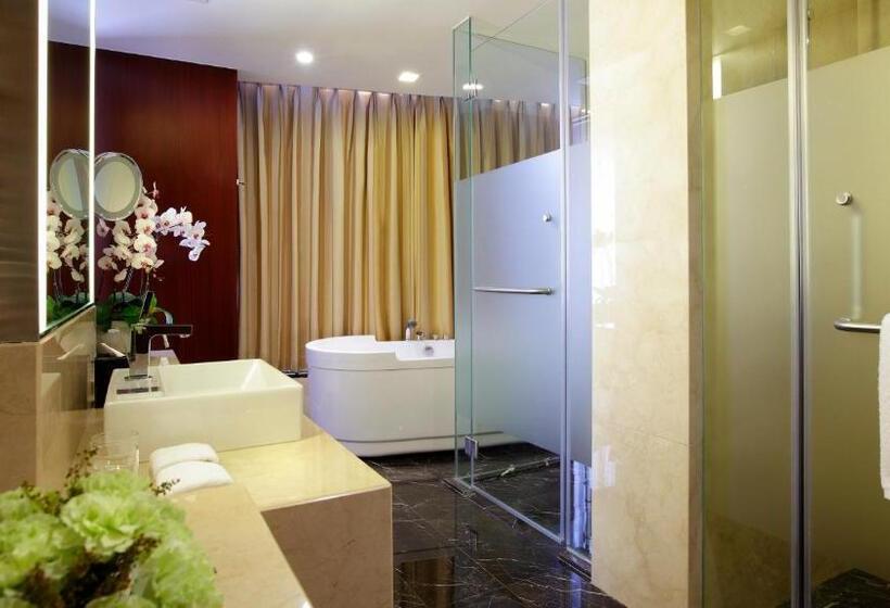 带大床的标准间, Crowne Plaza Yantai Sea View, An Ihg