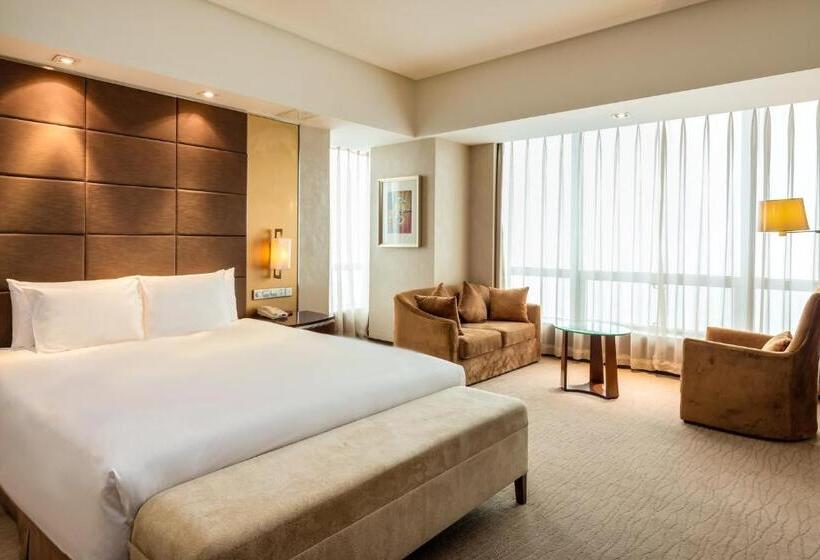 Люкс Кровать Кинг, Crowne Plaza Yantai Sea View, An Ihg