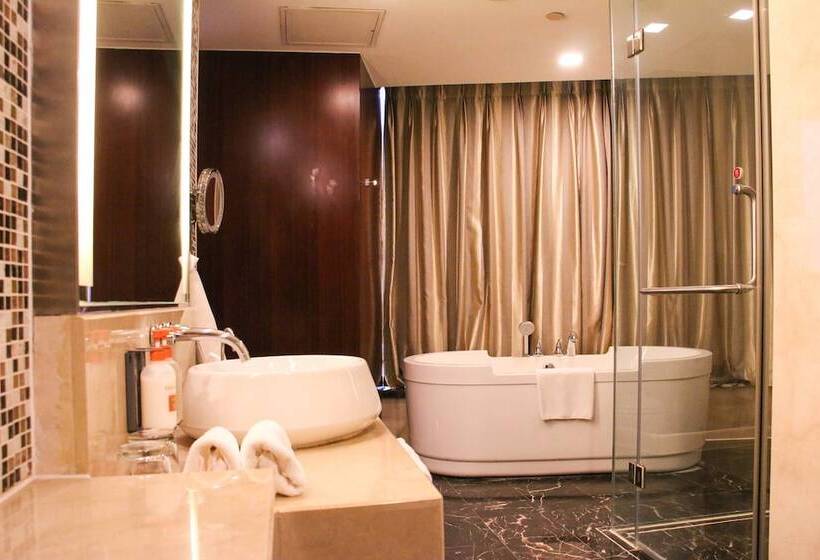 Номер Стандарт Вид на Море, Crowne Plaza Yantai Sea View, An Ihg