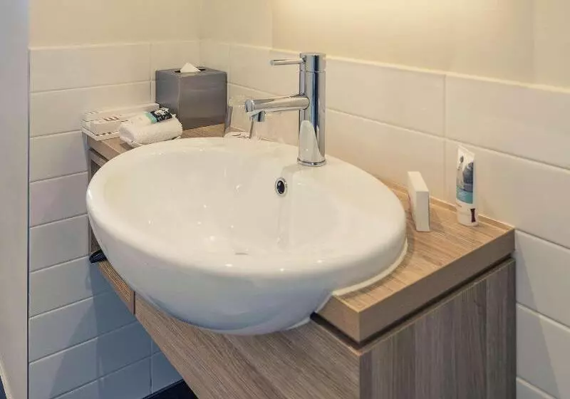 استودیوی استاندارد با تخت دو نفره بزرگ, Mercure Melbourne Therry Street