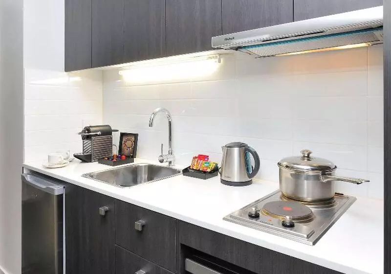 استودیوی استاندارد با تخت دو نفره بزرگ, Mercure Melbourne Therry Street