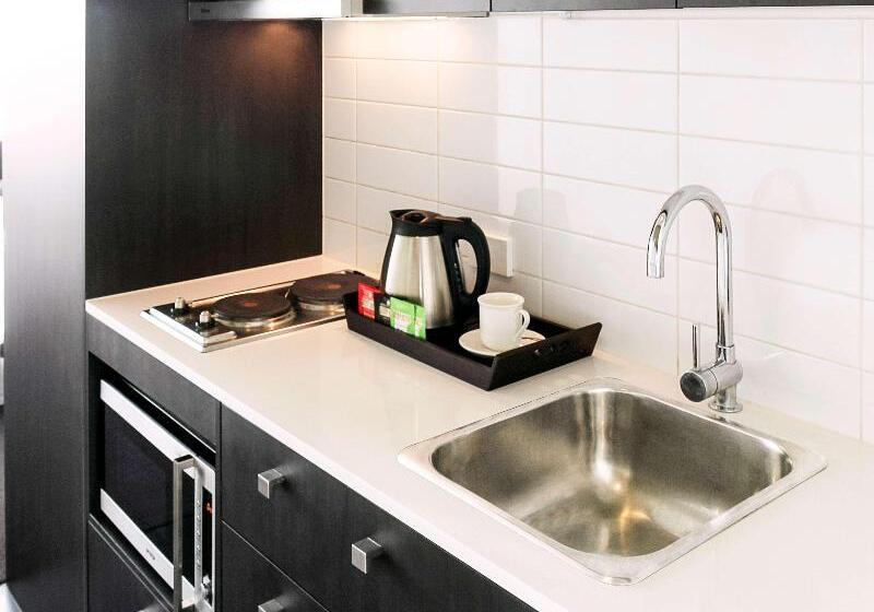 إستوديو قياسى, Mercure Melbourne Therry Street