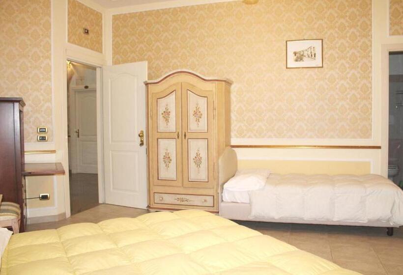 اتاق راحتی سه تخته, Rinascimento