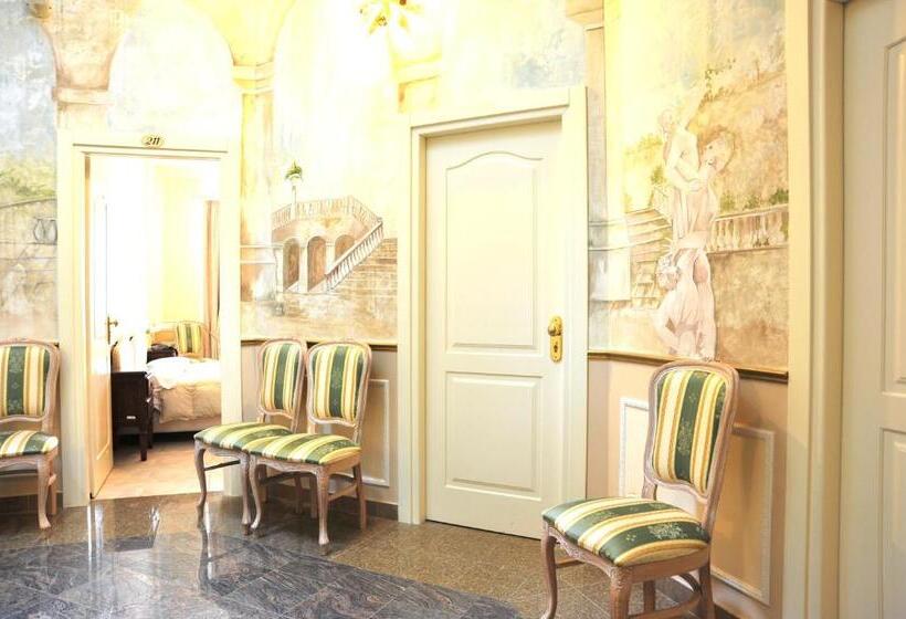 آپارتمان یک خوابه با دری مشترک که هال را جدا می کند., Rinascimento