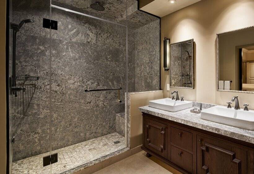 스위트, The Cromwell