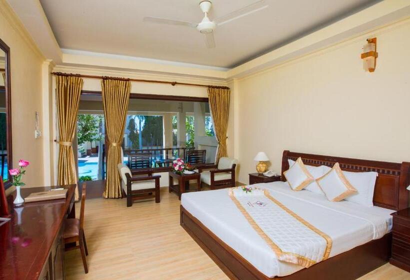 اتاق لوکس با چشم‌انداز استخر, Tien Dat Mui Ne Resort & Spa