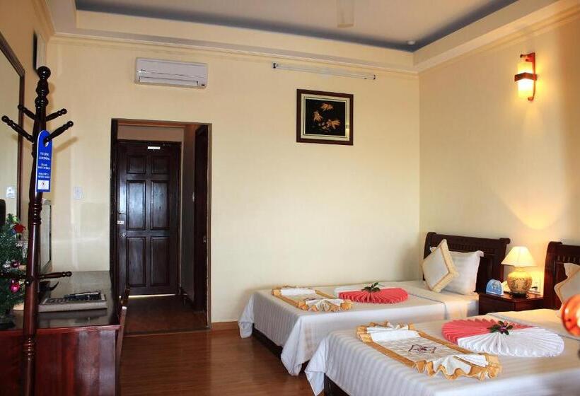 اتاق لوکس با چشمانداز استخر, Tien Dat Mui Ne Resort & Spa