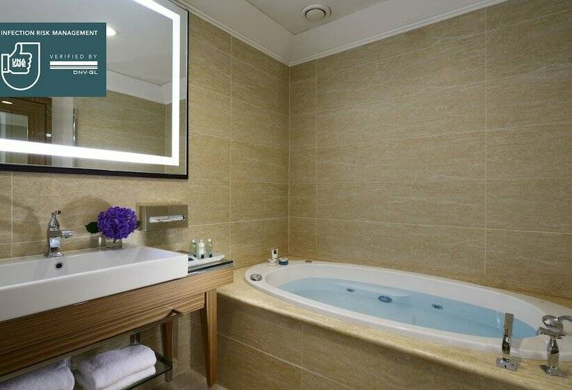 סוויטה משפחתית, Unahotels Decò Roma