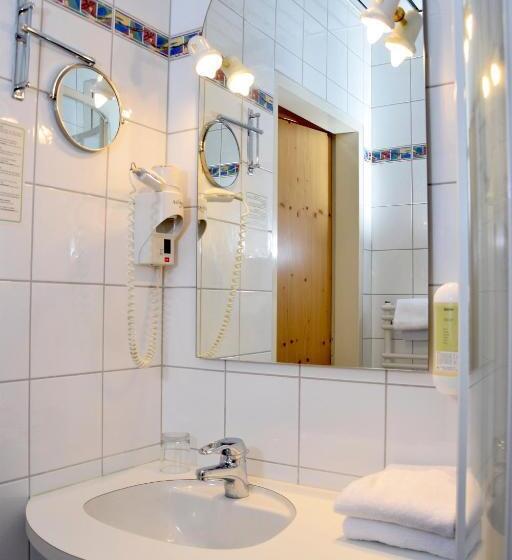 标准单人间, Rathskeller Weitra