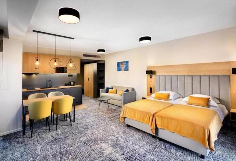 스탠다드 스튜디오, Akvamarín