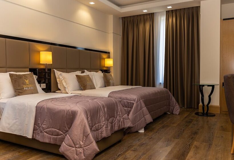 标准三人间, Golden Palace