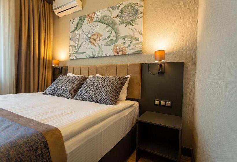 Стандартный Номер Кровать Кинг, Levor