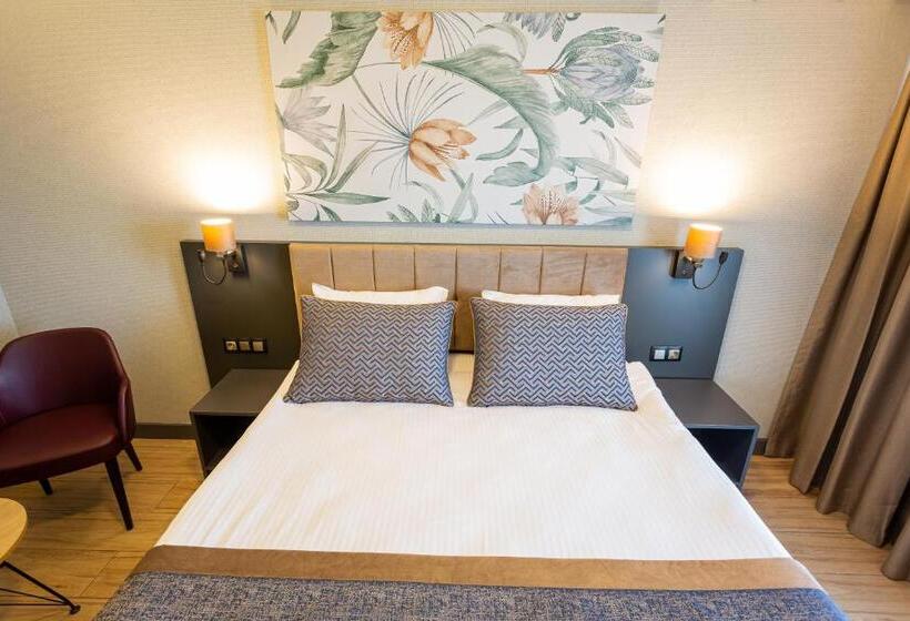 Номер Deluxe, Levor