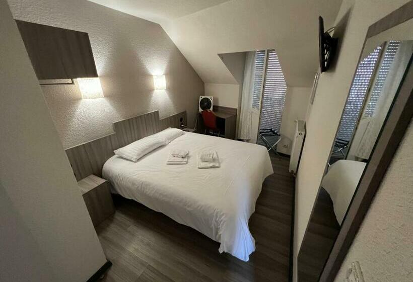 标准间, Le Foirail