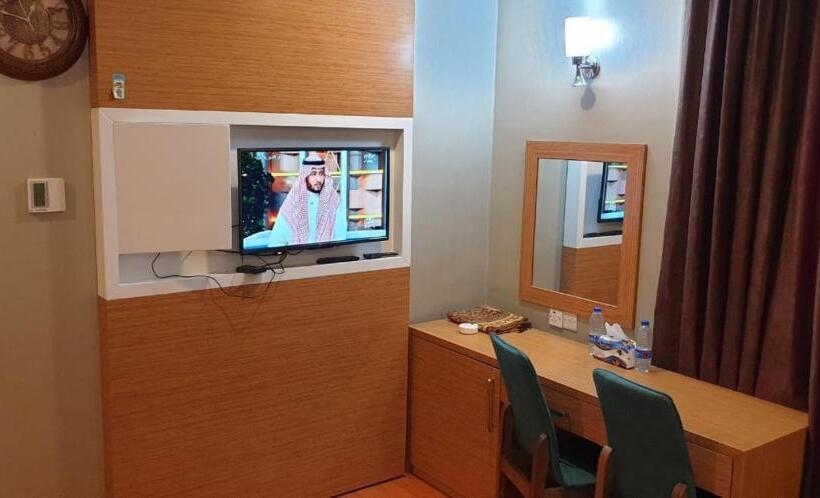 اتاق اکونومی, Luna