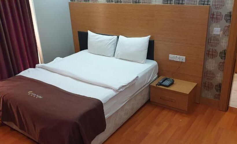 اتاق اکونومی, Luna