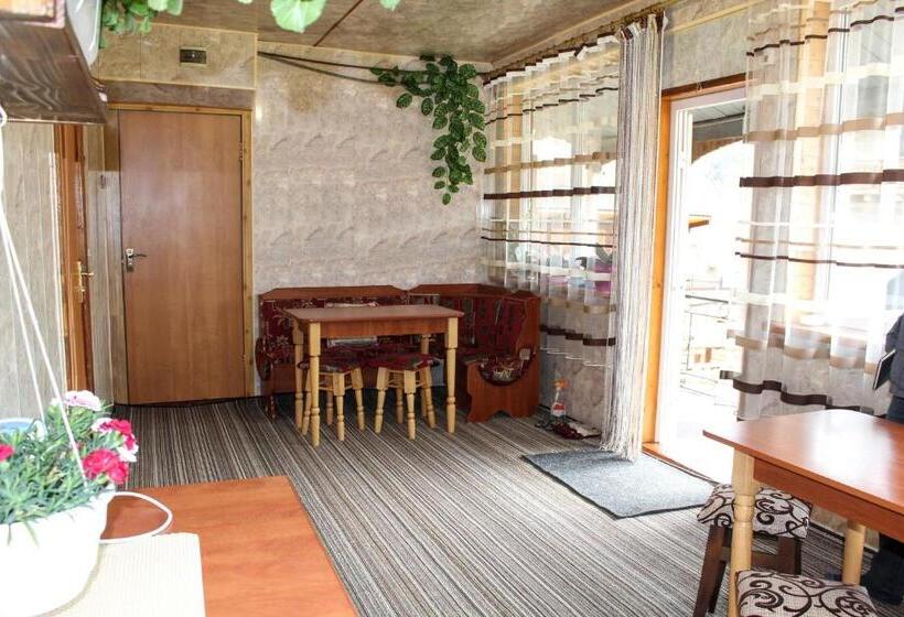 آپارتمان 3 خوابه, садиба у валентини