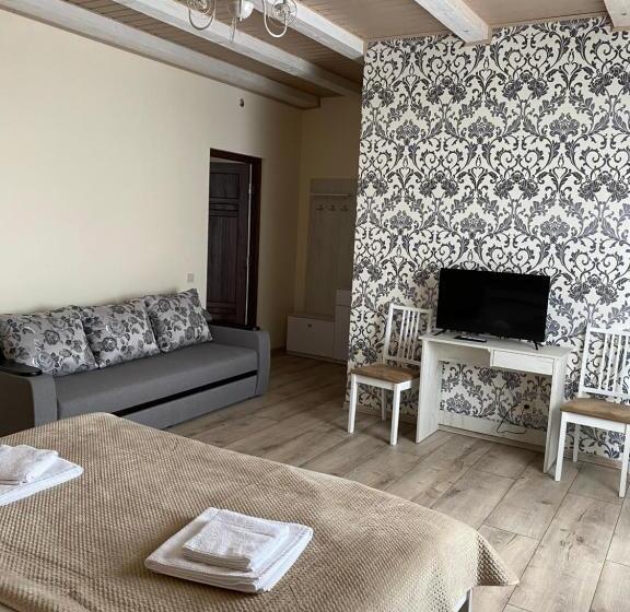 سوئیت با تخت بزرگ, солодкий гранат