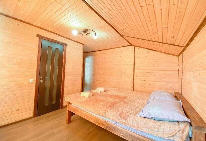 سوییت با چشم‌انداز کوه, краєвид