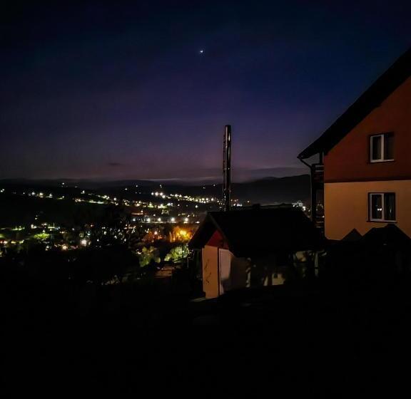 سوییت با چشم‌انداز کوه, краєвид