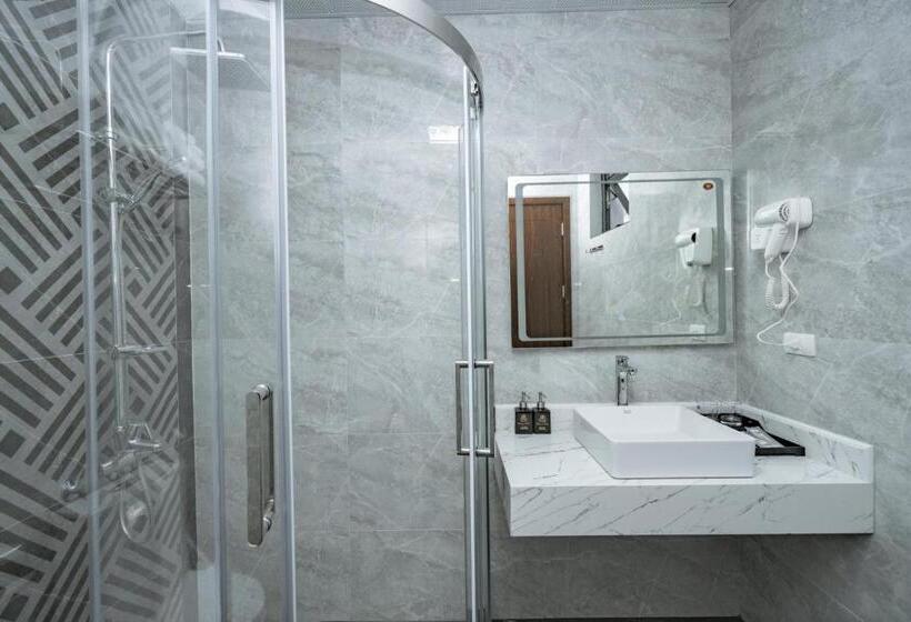 اتاق استاندارد سه تخته با بالکن, Luxury Palace