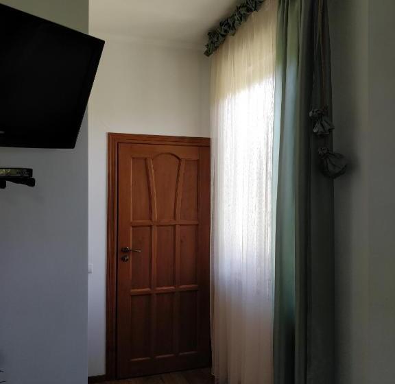 اتاق سوپریور, садиба градний узвіз