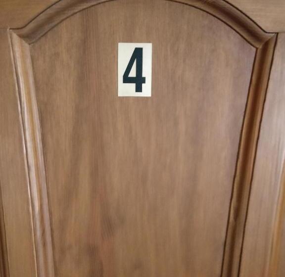 اتاق استاندارد سه تخته با بالکن, садиба градний узвіз