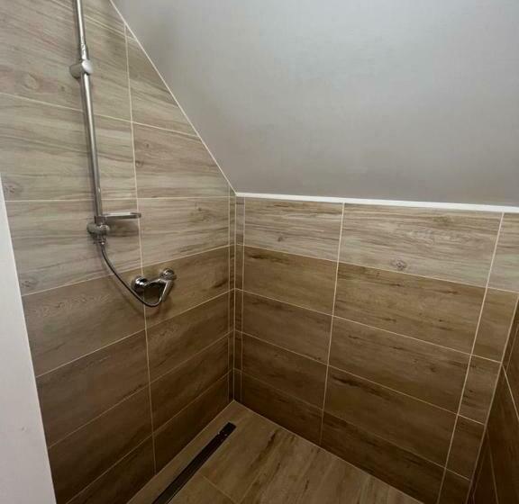 패밀리 룸, Chata   Sport   Ski