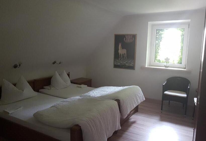 Номер Стандарт, Forellenhof Waldhölzbach